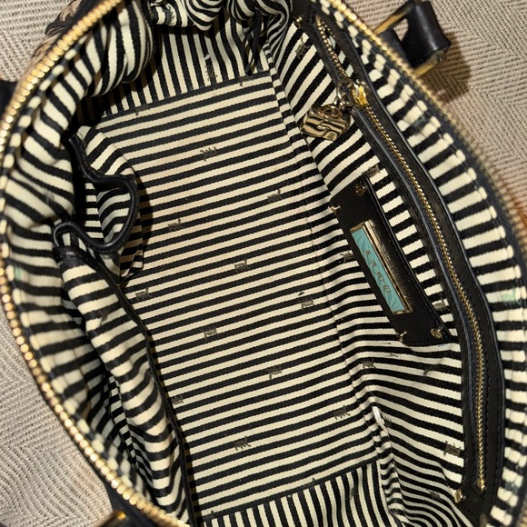 Gwen Stefani LAMB stylish Black and Cream Hand Bag - Picture 7 of 8